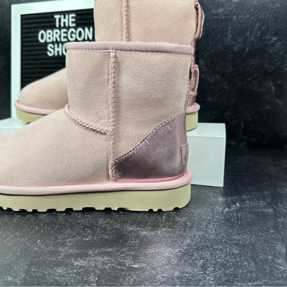 UGG CLASSIC MINI II METALLIC WOMENS SUEDE BOOTS SIZE 6 WOOL PINK NEW - Picture 9 of 10